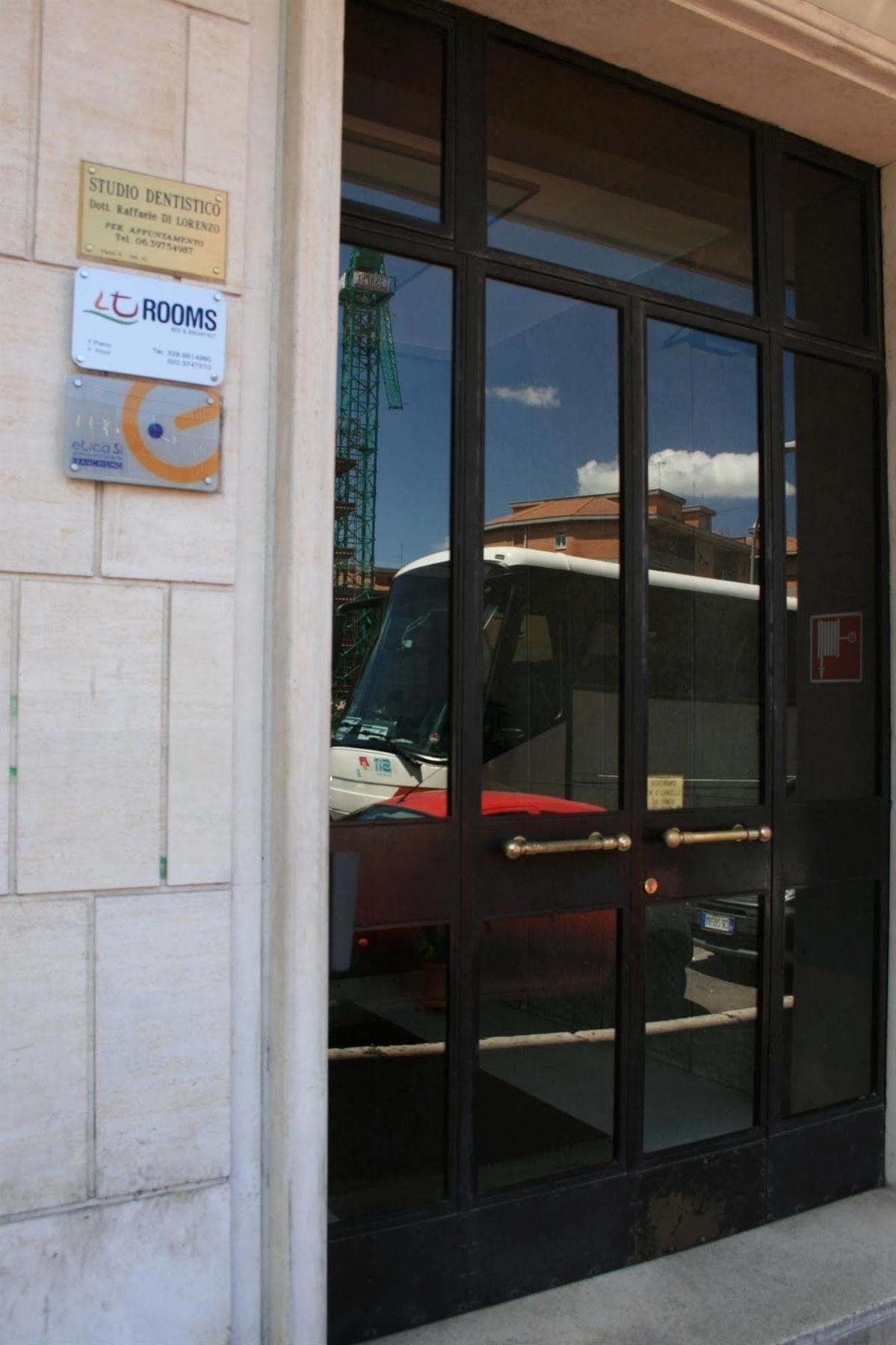 Lt Rooms Roma Exterior foto